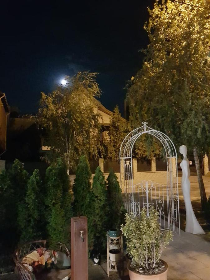 Boutique Vila White Duchess Năvodari Eksteriør bilde