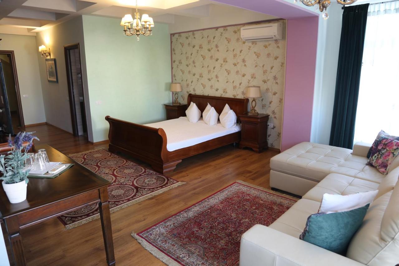 Boutique Vila White Duchess Năvodari Eksteriør bilde