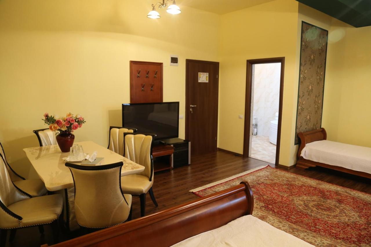Boutique Vila White Duchess Năvodari Eksteriør bilde