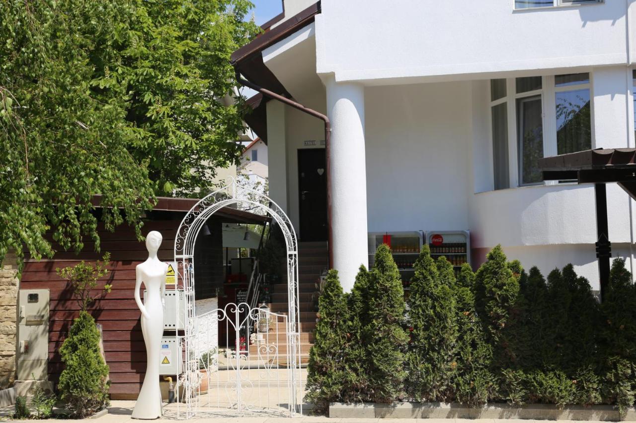 Boutique Vila White Duchess Năvodari Eksteriør bilde
