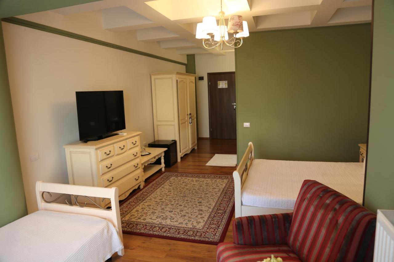 Boutique Vila White Duchess Năvodari Eksteriør bilde