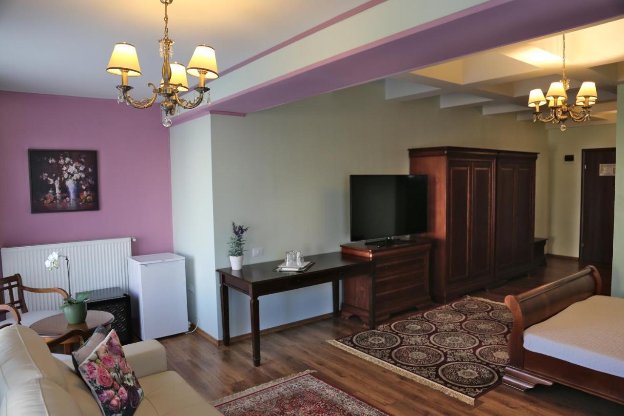 Boutique Vila White Duchess Năvodari Eksteriør bilde