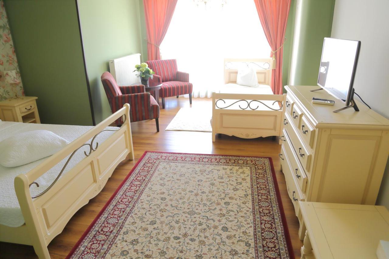 Boutique Vila White Duchess Năvodari Eksteriør bilde
